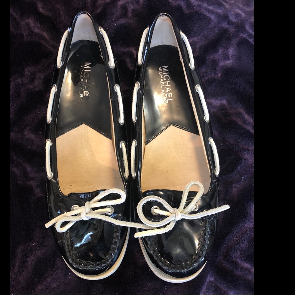 GUC Michael Kors Black and White Boat Shoes